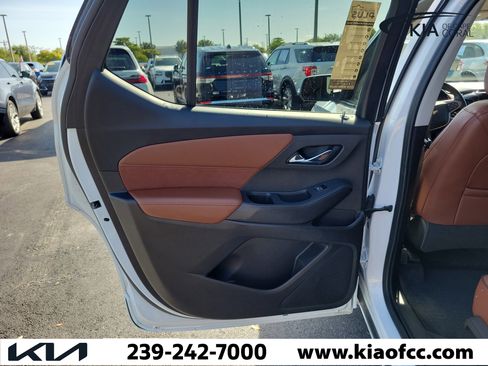 Used 2021 Chevrolet Traverse High Country w/ LPO, Floor Liner Package AWD/4WD image 17