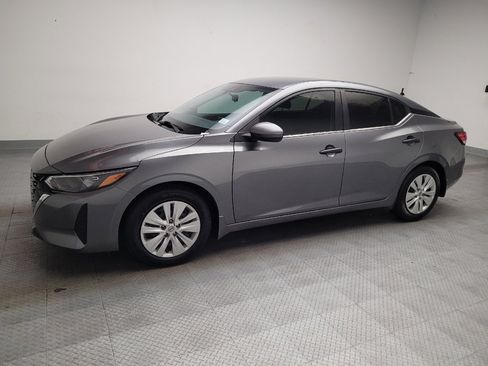 Used 2024 Nissan Sentra S FWD image 2