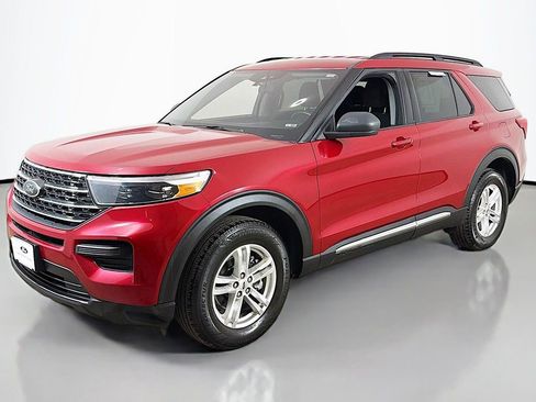 Used 2020 Ford Explorer XLT w/ Comfort Package AWD/4WD image 8