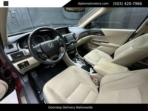 Used 2017 Honda Accord Touring image 17