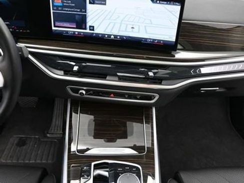 Used 2024 BMW X7 xDrive40i AWD/4WD image 15