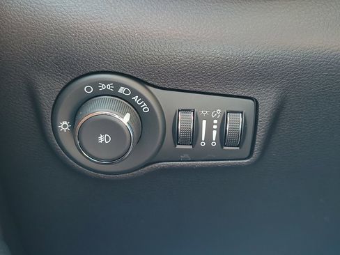 Used 2025 Jeep Compass Limited w/ Elite Group AWD/4WD image 26
