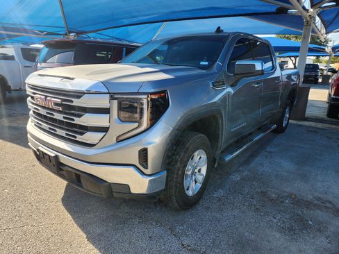 Used 2024 GMC Sierra 1500 SLE RWD image 2
