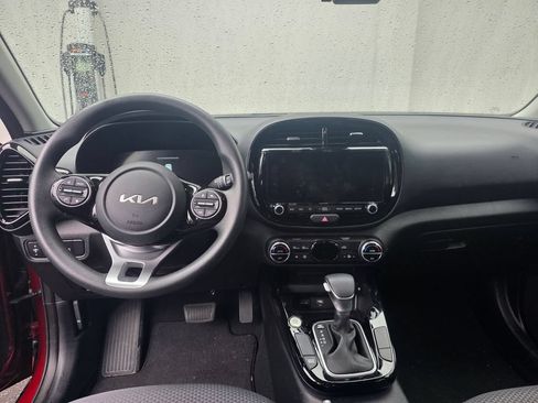 Certified 2025 Kia Soul S FWD image 6