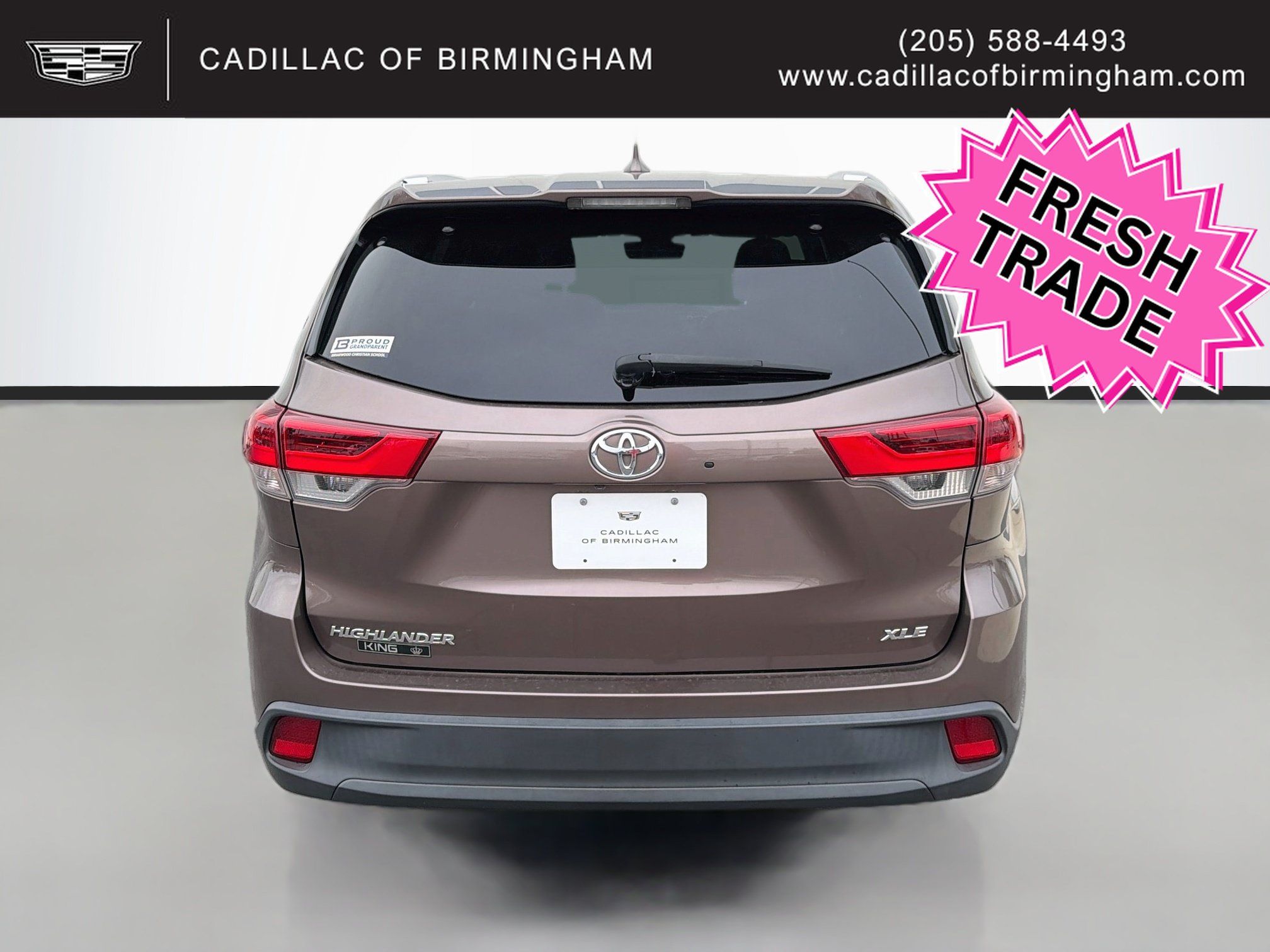 Used 2017 Toyota Highlander XLE FWD image 3
