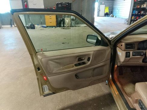 Used 1999 Volvo S70 AWD image 24