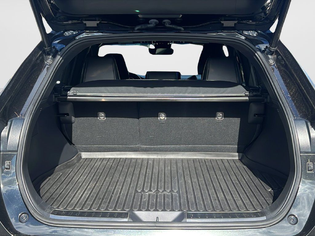 Used 2023 Toyota Venza XLE AWD/4WD image 9