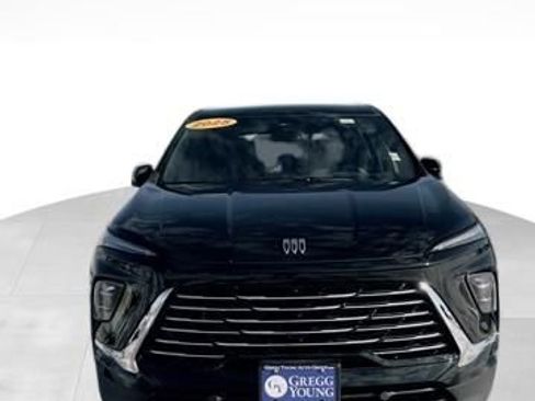 Used 2025 Buick Enclave Preferred image 10