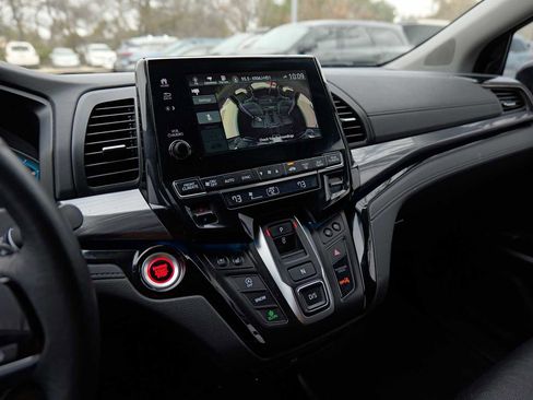 Used 2023 Honda Odyssey Elite image 16