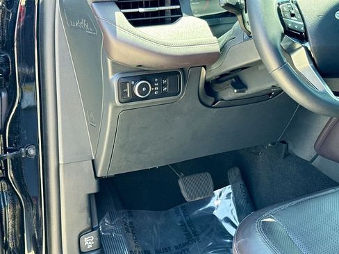 Used 2025 Ford Explorer Platinum w/ Ultimate Package RWD image 17