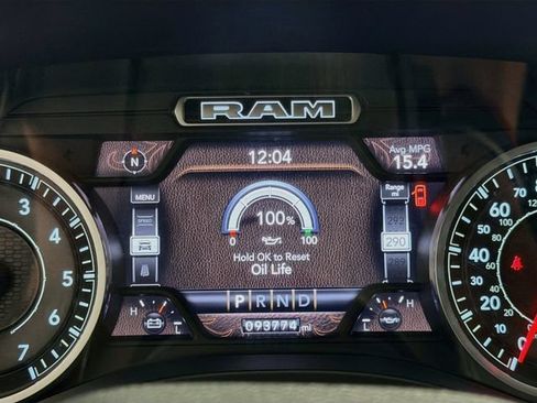 Used 2021 RAM 1500 Laramie AWD/4WD image 11