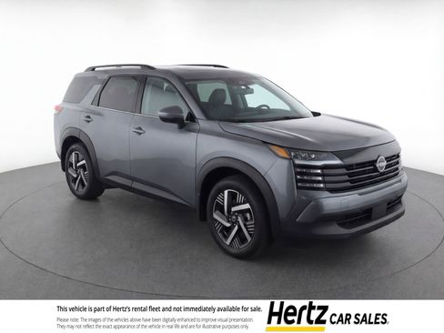 Used 2025 Nissan Kicks SV image 1