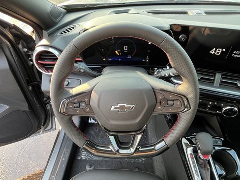 New 2026 Chevrolet Trax RS w/ Sunroof Package image 10