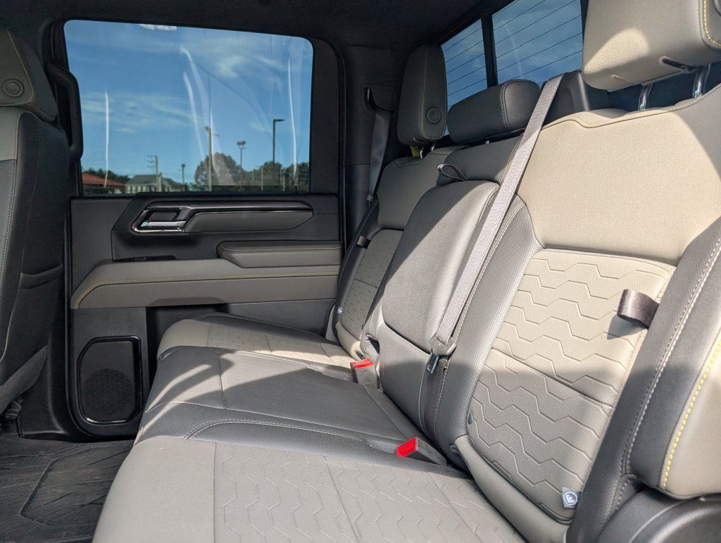 Used 2024 Chevrolet Silverado 2500 ZR2 w/ ZR2 Bison Edition AWD/4WD image 8