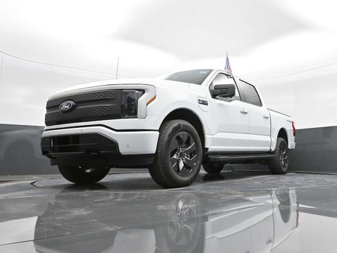 Used 2025 Ford F150 Lightning Flash image 41