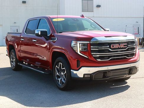 Used 2023 GMC Sierra 1500 SLT w/ SLT Premium Plus Package AWD/4WD image 3
