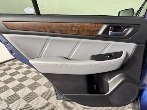 Used 2019 Subaru Outback 2.5i Limited w/ Popular Package #2 image 43