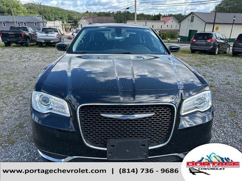 Used 2022 Chrysler 300 Touring image 9