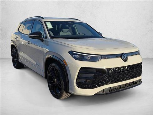 New 2026 Volkswagen Tiguan SE R-Line image 7