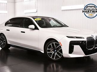 Used 2024 BMW 740i xDrive AWD/4WD video 1