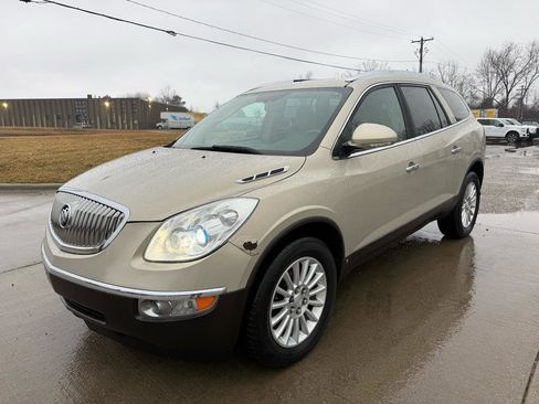 Used 2010 Buick Enclave CX w/ Driver Confidence Package image 1