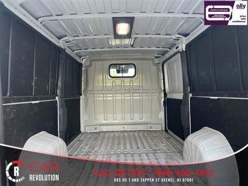 Used 2025 RAM ProMaster 2500 w/ Convenience Group FWD image 8