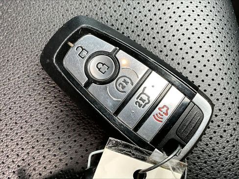 Used 2022 Ford Escape SEL w/ Technology Package FWD image 15