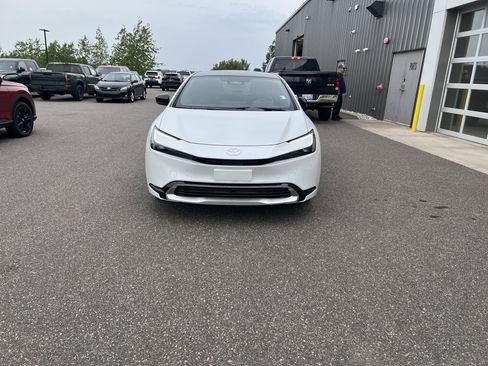 Used 2024 Toyota Prius Prime Premium w/ Advanced Technology Package image 2