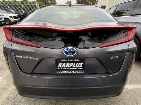 Used 2021 Toyota Prius Prime XLE FWD image 11