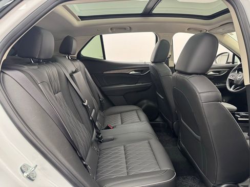 Used 2023 Buick Envision Avenir image 40