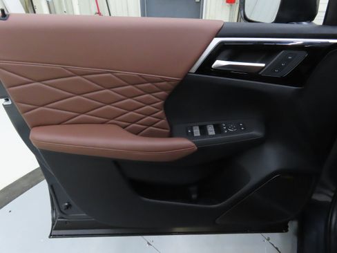 New 2025 Mitsubishi Outlander SEL image 9