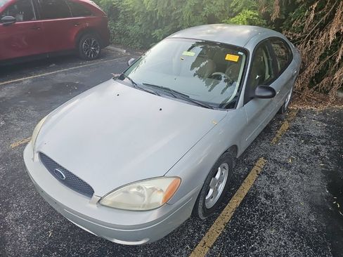 Used 2007 Ford Taurus SE FWD image 2
