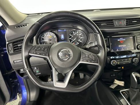 Used 2020 Nissan Rogue SV image 14