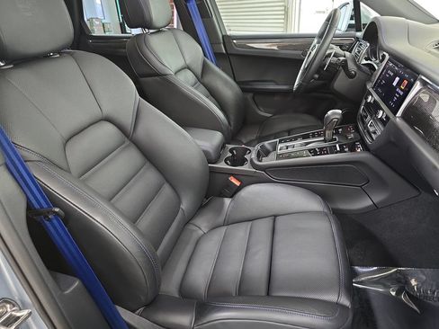 Certified 2025 Porsche Macan GTS AWD/4WD image 27
