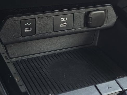 Certified 2026 Toyota Prius Plug-In Hybrid FWD image 28