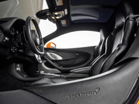 Used 2022 McLaren GT RWD image 24
