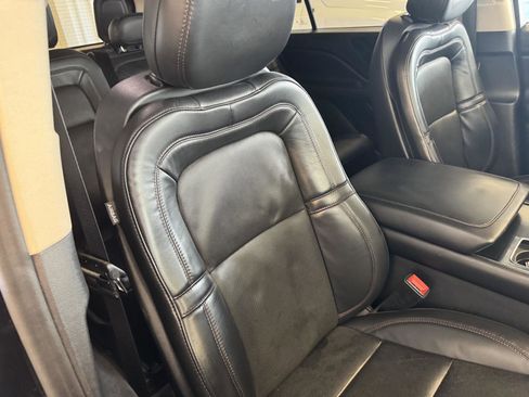 Used 2020 Lincoln Aviator Reserve w/ Equipment Group 201A image 25