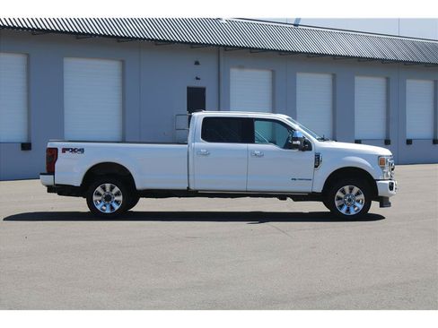 Used 2022 Ford F350 Platinum w/ FX4 Off-Road Package AWD/4WD image 4