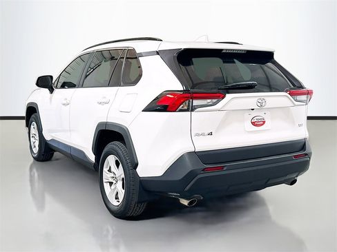Used 2021 Toyota RAV4 XLE image 6