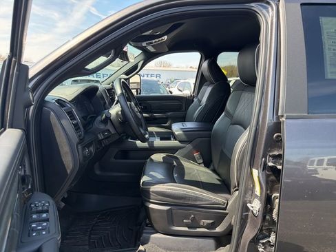 Used 2025 RAM 2500 Limited AWD/4WD image 21