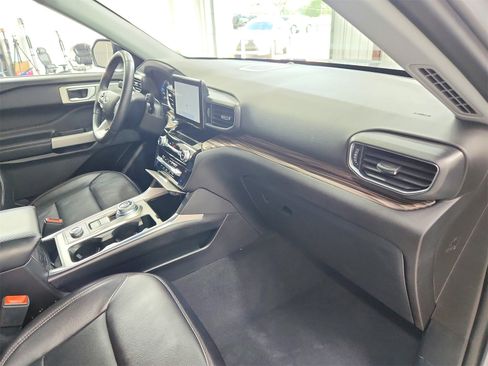 Used 2023 Ford Explorer Limited image 39