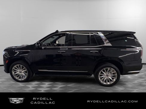 Used 2023 Cadillac Escalade Premium Luxury AWD/4WD image 2