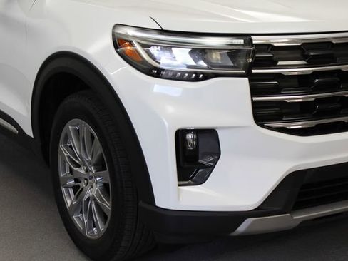 Used 2025 Ford Explorer Active w/ Active Comfort Package AWD/4WD image 2