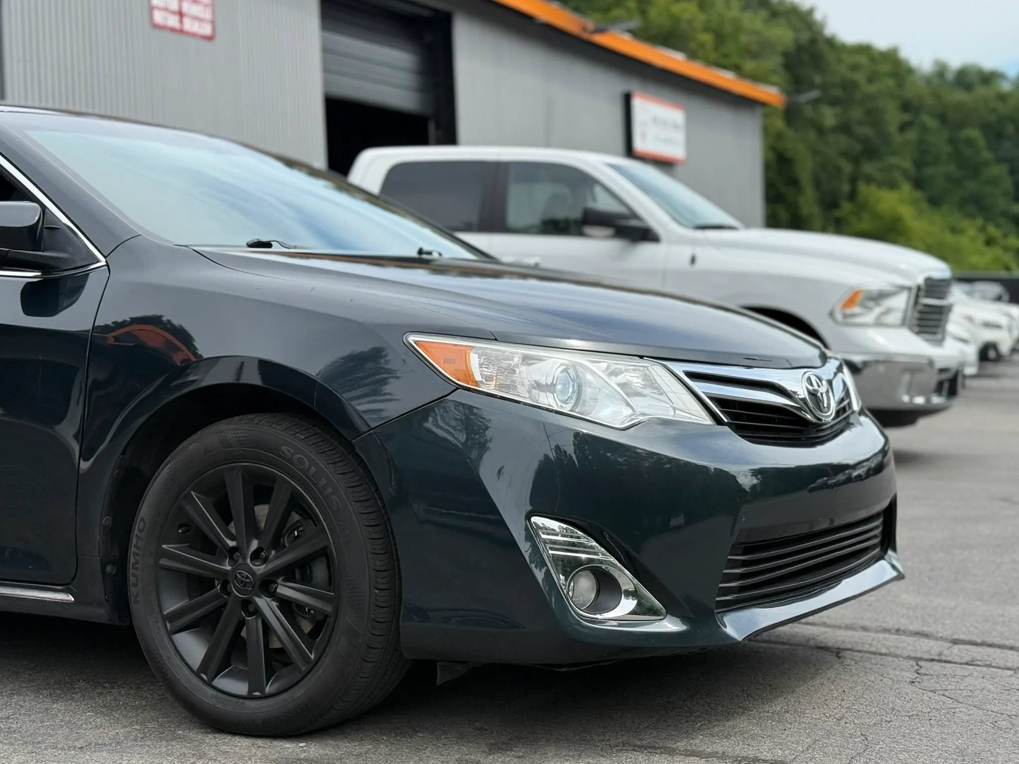 Used 2014 Toyota Camry XLE w/ Convenience Package FWD image 36