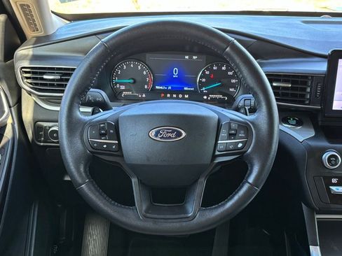 Used 2020 Ford Explorer XLT w/ Equipment Group 202A image 17