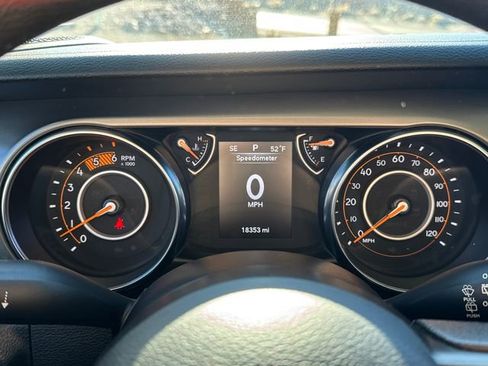 Used 2021 Jeep Wrangler Unlimited Sport image 15