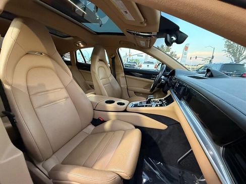 Used 2018 Porsche Panamera 4S image 46