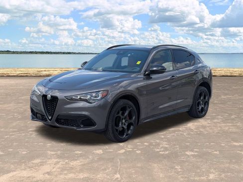 Used 2024 Alfa Romeo Stelvio Veloce AWD/4WD image 5