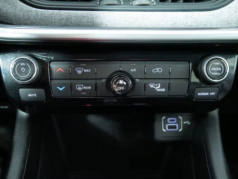 Used 2022 Jeep Compass Latitude image 29