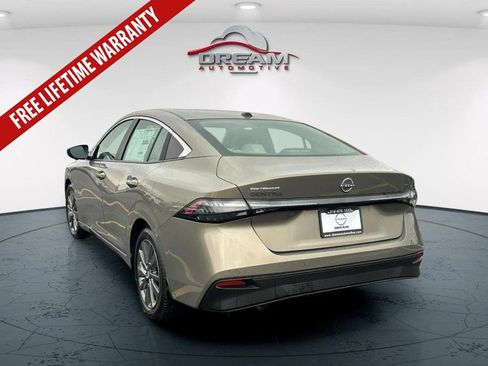 New 2026 Nissan Sentra SL w/ Floor Mat Package FWD image 4